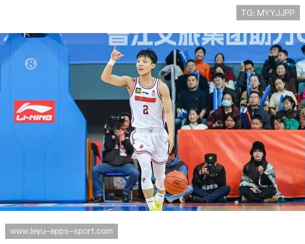徐杰29分难救广东，球队92-105败北，张文逸25分称雄，广东队徐杰比赛视频