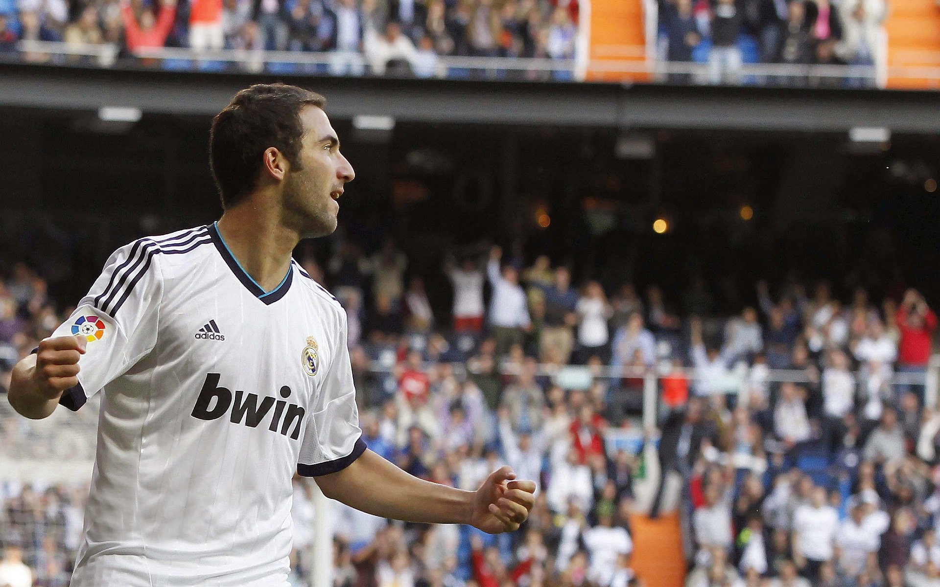 柔佛新山屠杀上海申花,亚冠连胜纪录不止,幼儿园放鞭炮